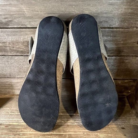 Womens Taos Scale Print Leather Comfort Thong T-Strap Sandals Size 9-9.5 M‎ GUC - Picture 5 of 6